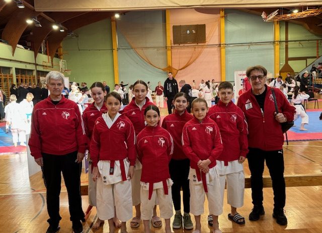Tri zlatne i dvije brončane medalje za mlade karatiste Karate kluba Finida iz Poreča na međunarodnom karate turniru u Postojni