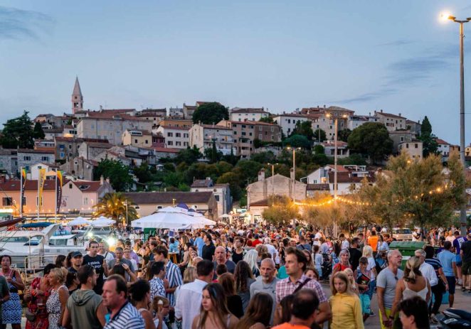 U petak, 2. svibnja prva ovogodišnja RIBARSKA FEŠTA u Vrsaru uz Le Monde i Alfa time band