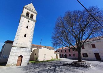 Grad Poreč sufinancirat će i obnovu župne crkve u Baderni