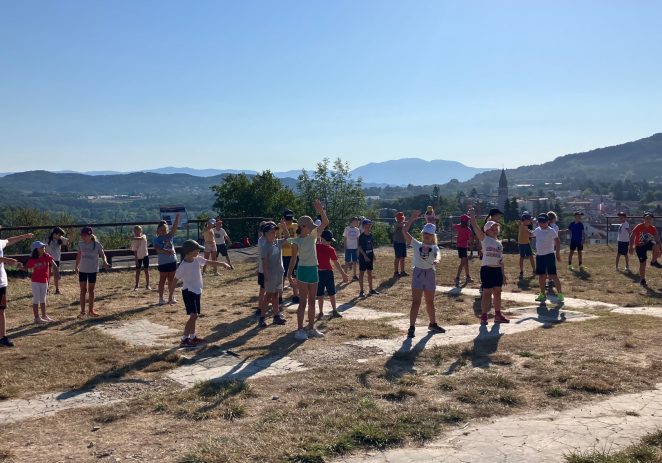 Organizirani boravak djece u ljetnom kampu “MALO” DRUGAČIJE ! Provjerite ponudu OUTDOORice – DJECA U PRIRODI