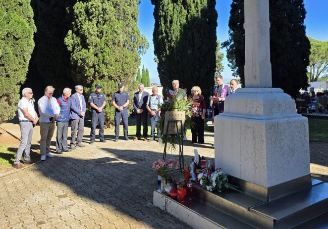 Položeni vijenci uoči Dana državnosti