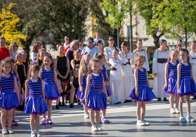 Poreč slavio ples i svoj dan uz čaroliju 150 mladih plesača MOT-a 08
