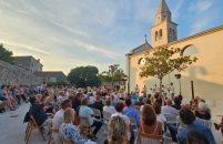 Večer canzona, šansona i evergreena u utorak u Funtani