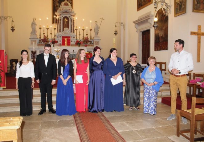 Nezaboravan glazbeni događaj u crkvi Sv. Jeronima u Vižinadi: MLADI TALENTI ODUŠEVILI PUBLIKU