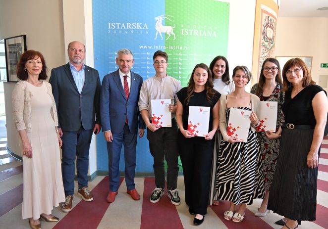 Istarska županija dodijelila stipendije za studente medicine u iznosu od 1.000 eura mjesečno