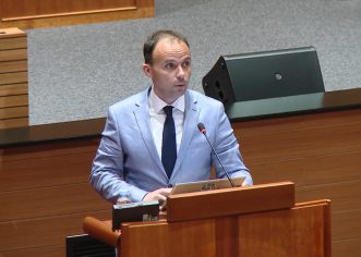 Peršurić u Saboru o sve učestalijem cvjetanju mora: More nas spaja, ali i obvezuje – vrijeme je za zajedničku akciju