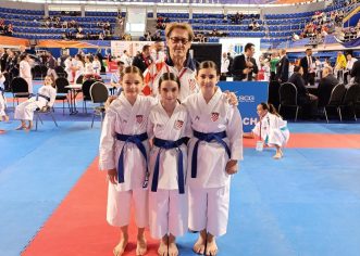 Članice Karate kluba Finida na Prvenstvu Balkana u Baru, u katama ekipno osvojile 7. mjesto