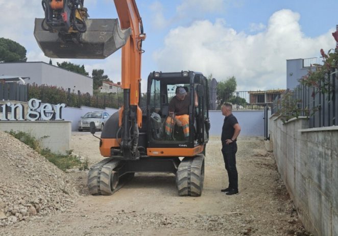 Nastavljaju se radovi na asfaltiranju nerazvrstanih cesta na području Općine Kaštelir-Labinci-Castelliere-S.Domenica