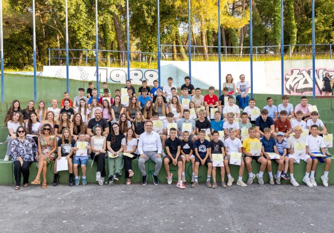 Prijem za osnovnoškolce koji su ostvarili izvrsne rezultate na školskim sportskim natjecanjima