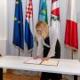 prisega - Nataša Basanić Čuš