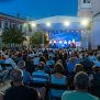 POREČKO LJETO: Klapa Sv. Juraj osvojila publiku snažnim emocijama, pjesmom i tradicijom, večeras Sunset Cinema i film o Bobu Dylanu
