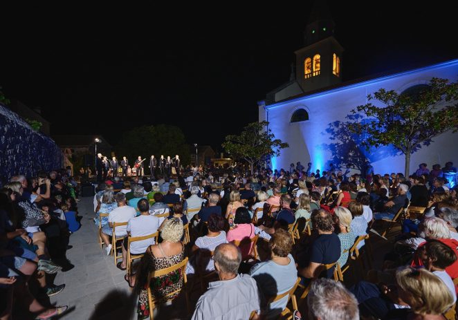 Klapa Iskon u utorak, 29. srpnja na Trgu sv. Bernarda u Funtani!