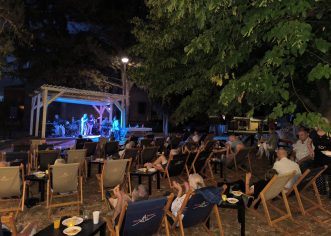 Talijanska romantična večer ispunjena glazbom, vinom i dobrom atmosferom
