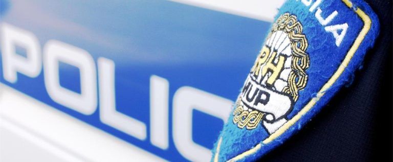 policija natpis