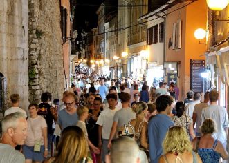 Na području Turističke zajednice Grada Poreča trenutno boravi gotovo 28.000 gostiju