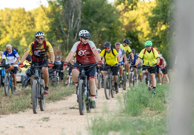 Bicicletta Rosa: Humanitarna biciklistička utrka okupila 130 biciklista i brojne posjetitelje