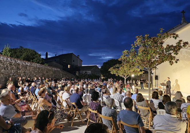 Koncert na Trgu sv. Bernarda u Funtani – Najljepše svjetske melodije i dueti