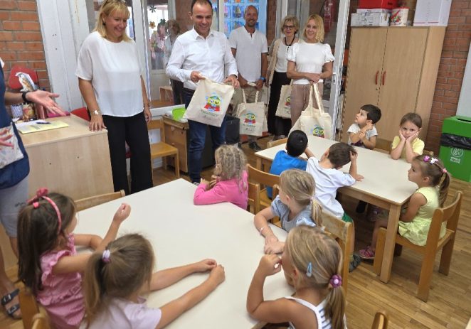 Mali eko-junaci u akciji – vrtići u Poreču dobili posebne edukativne pakete