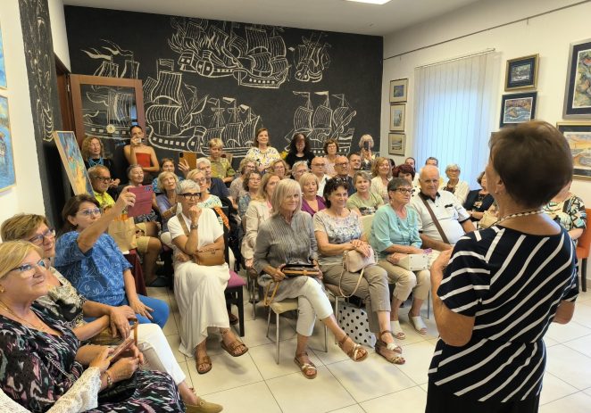Oblaci i more ispunili Galiju – otvorena izložba dr. med. Slavice Ezgeta