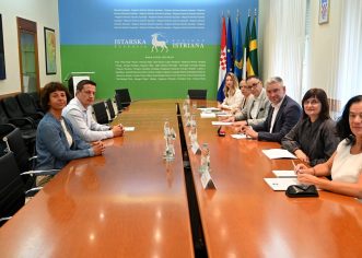 Župan Miletić s predstavnicima Općine Sveti Lovreč razgovarao o daljnjem razvoju i unapređenju kvalitete života u toj istarskoj općini