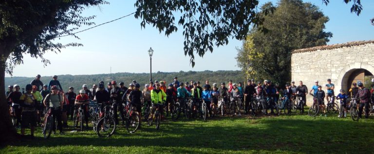 556826385_877682925421006_8543915805614369926_n