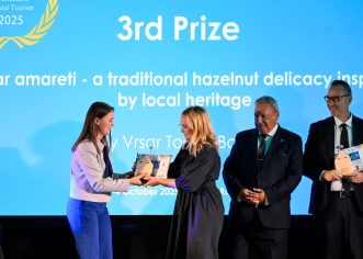 Vrsar među europskim pobjednicima – „Vrsaranski amareti“ osvojili 3. nagradu na prestižnim ECTN nagradama za održivi kulturni turizam 2025