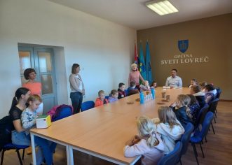 “VJEVERICE” u posjeti načelniku Općine Sv. Lovreč Siniši Terleviću