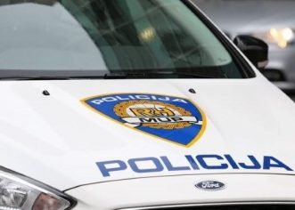 Teško ozlijeđen vozač romobila u Poreču