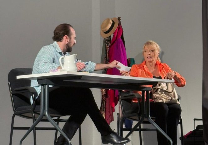 Ksenija Prohaska i virtuozna potraga za identitetom stižu u Poreč sa predstavom “A odakle te vi, gospođo?”