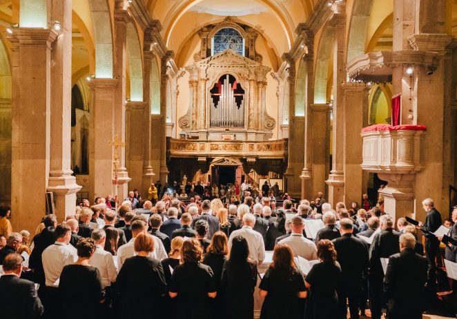 Održan jubilarni 10. festival „Musica Sacra“ u Istri: Glazba povezala šest zemalja kroz bogat sakralni zborski program
