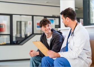 Preuranjeni pubertet sve je češći: “Rast dojki sa sedam godina nije samo rana faza, potrebna je pravovremena procjena”