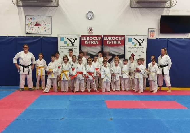 35 članova Karate kluba Finida polagalo za početničke i više pojaseve (kyu zvanja)
