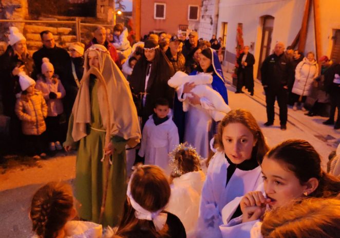 Drugo uprizorenje Živih jaslica u Sv. Lovreču održati će se u subotu, 3.1.2026.