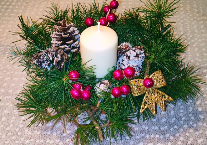 Kreativna radionica za odrasle “Blagdanske dekoracije iz prirode” u Gradskoj knjižnici