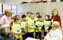 Veselo blagdansko ozračje u Domu umirovljenika Poreč s učenicima OŠ Poreč