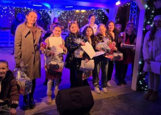 Pobjednice jubilarnog dječjeg festivala Veseli glasi – Voci allegre Lena Osmanović i Gioia Damijan