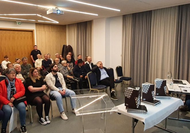 Predstavljena knjiga ” Priča o šahovskom klubu Vladimir Gortan Poreč ” Josipa Pina Marasa