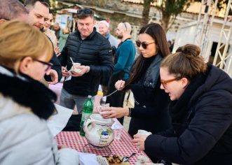 Prijavite ekipu za natjecanje u pripremanju istarske supe na Adventu Poreč i osvojite nagrade!