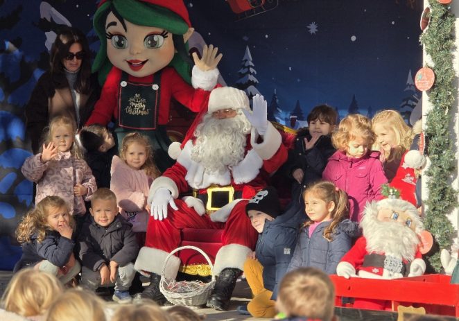 Djed Mraz vlakićem stigao u Poreč, idući tjedan počinje darivanje 1.700 mališana