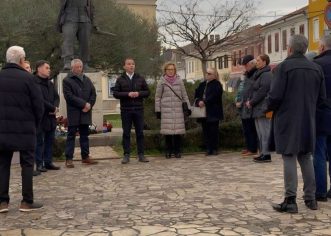 Polaganjem vijenaca u Poreču obilježena 81. obljetnica smrti Joakima Rakovca