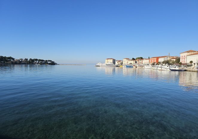 Tijekom božićnih i novogodišnjih blagdana u Hrvatskoj ostvareno 8 posto više turističkih dolazaka i noćenja