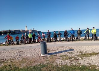 Biciklističko društvo Poreštine poziva sve zainteresirane, rekreativce, roditelje i djecu na Dan zimskog bicikliranja