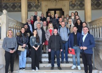 Gotovo 120 tisuća eura iz gradskog proračuna  za udruge koje se bave djecom i mladima, umirovljenicima, plesom, kulturom…