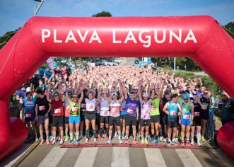 Održan Plava Laguna Polumaraton u Poreču na kojem je nastupilo više od 2500 natjecatelja
