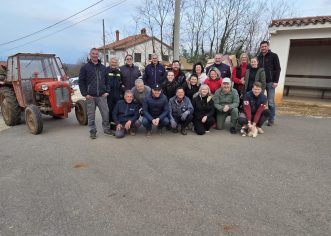 Mještani Ritošinog Briga proveli subotu čisteći prirodu od smeća