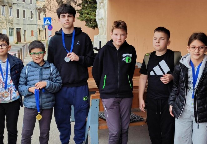 Mladi šahisti porečkog kluba Vladimir Gortan odlični na kadetskom Prvenstvu Istre u šahu