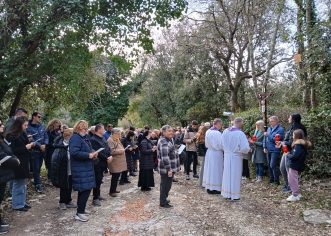U Vrsaru je po 16. put nastavljena tradicija održavanja pobožnosti Križnog puta „Ka sv. Andriji“