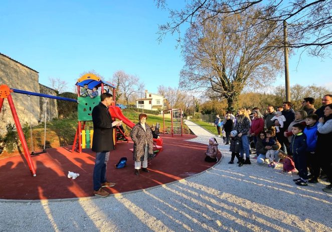 U naselju Ferenci svečano otvoreno moderno novouređeno dječje igralište