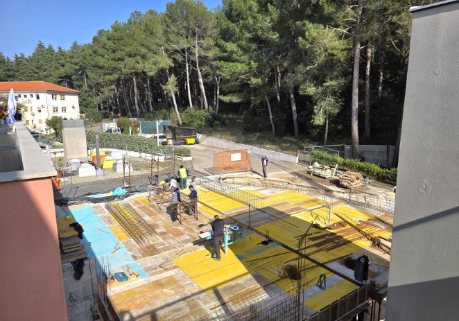 Gradonačelnik sa suradnicima obišao gradilište Doma za starije i nemoćne u Poreču