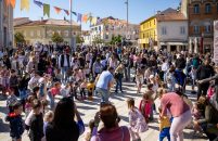 Uskrsne radosti i tradicionalni okusi na Trgu slobode